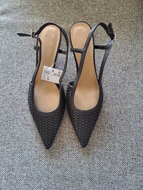 Beautiful!! Dark Brown Faux Leather Weave Pattern Kitten Heel Slingbacks - US 8